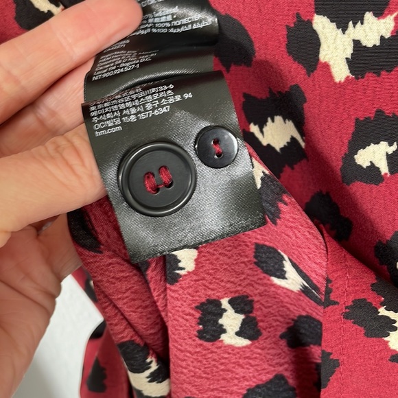 H&M maroon leopard print long sleeve wrap dress size 0 - Picture 10 of 10